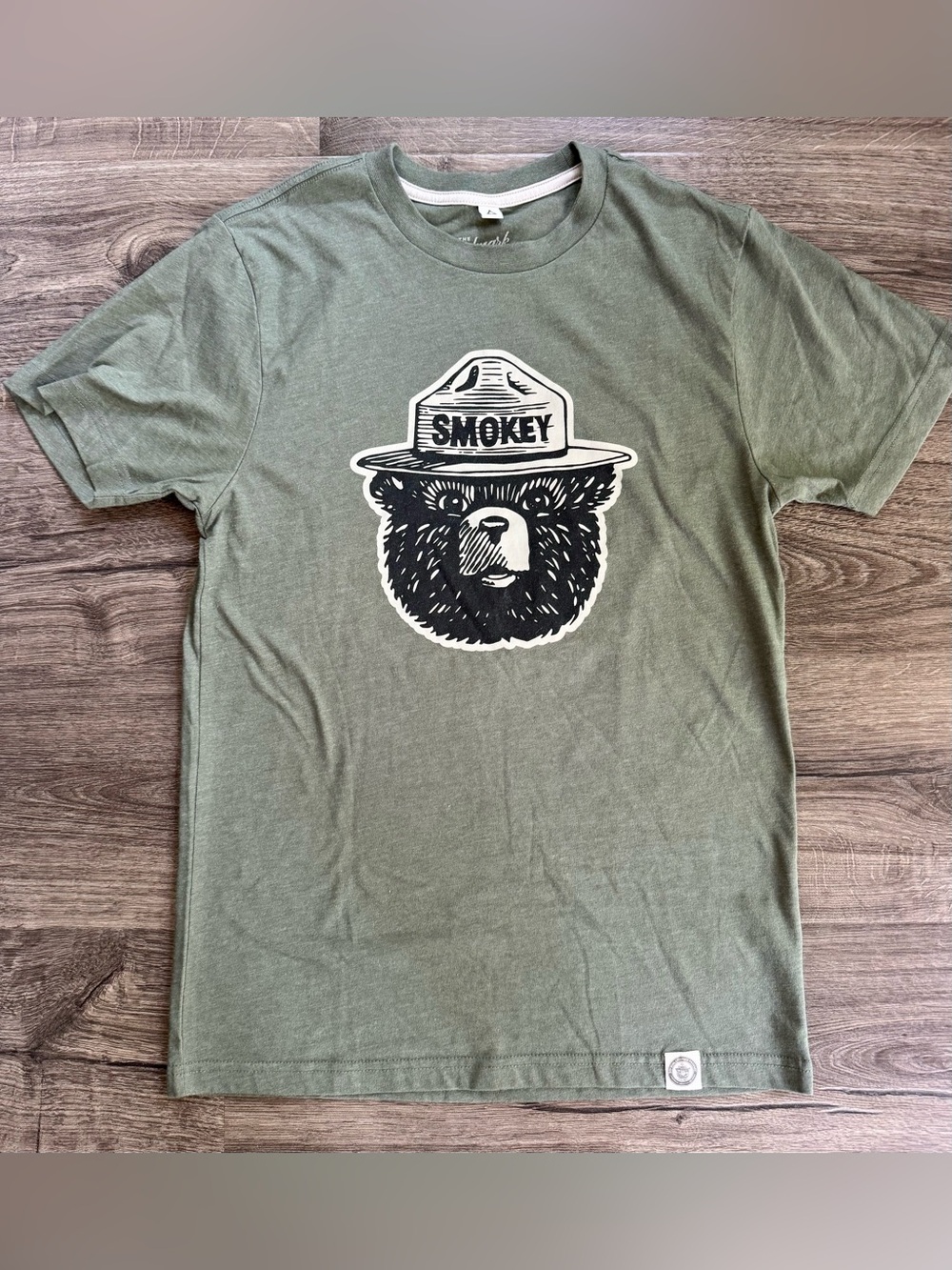 NWOT Smokey the Bear (The Landmark Project) Graphic Olive Green Short Sleeve Tee